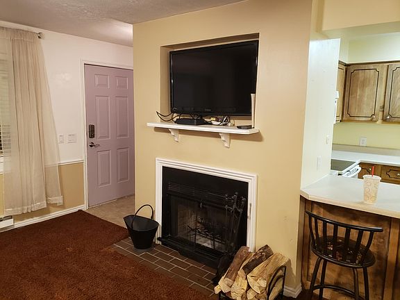 3rd image of 1885 Prospector Ave #B-5