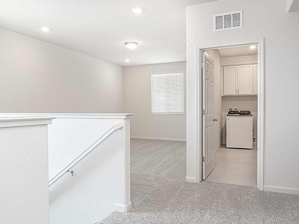 Flexible upstairs loft