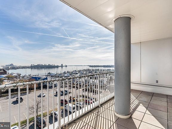5th image of 2702 Lighthouse Point E #532