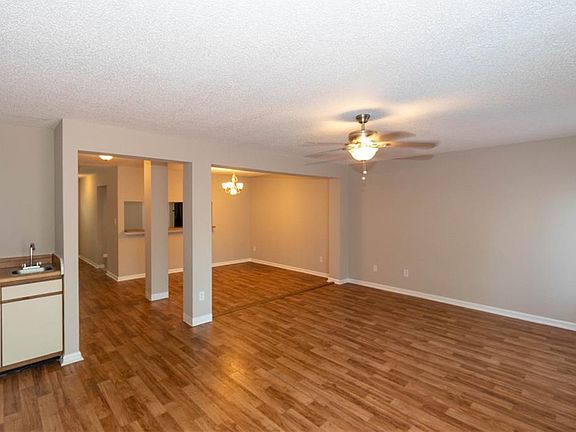 4th image of 1730 Unicorn Dr