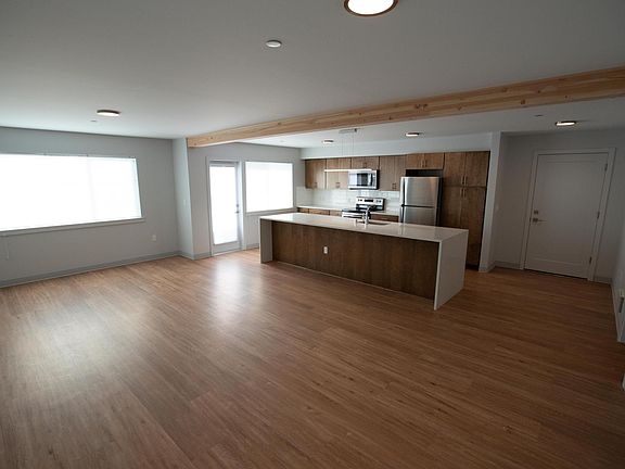 5th image of 303 Edmonds St Unit 303