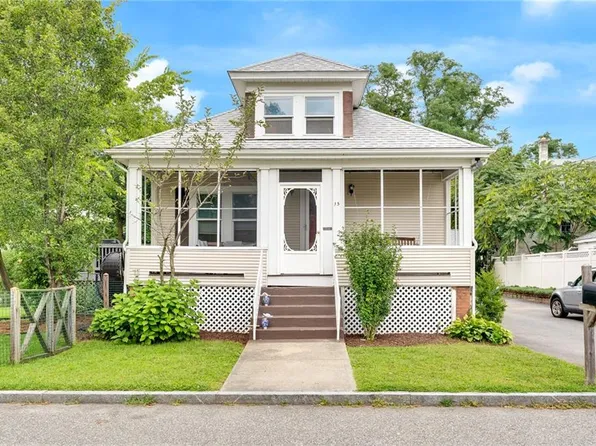 15 Omega Way, Rumford, RI 02916