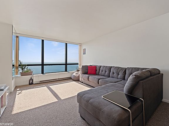 3rd image of 5415 N Sheridan Rd APT 5305