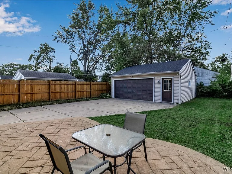 178 Wellington Ave — Photo 6