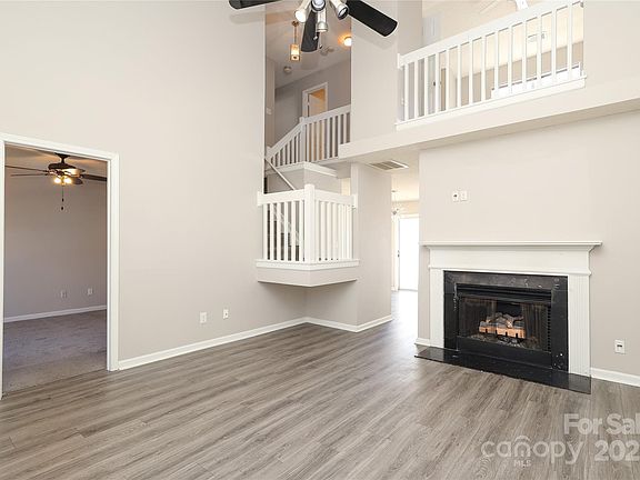 3rd image of 7725 Petrea Ln