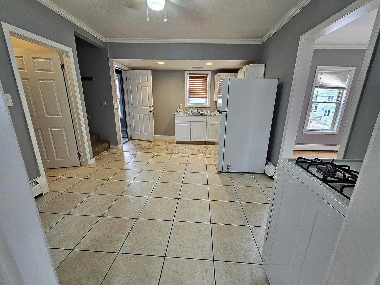 4 bed, 1.0 bath, 1836 sqft, $2,400 — Photo 3