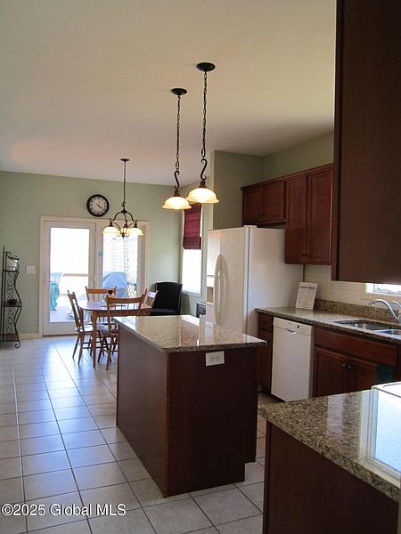 5th image of 5 Candlewood Drive