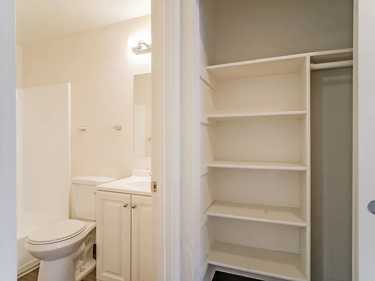 Brighton Park East Apartments — Photo 22