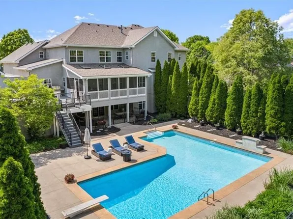 15349 Carter Rd, Overland Park, KS 66221