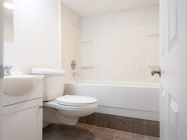 248 Bentley Dr — Photo 15