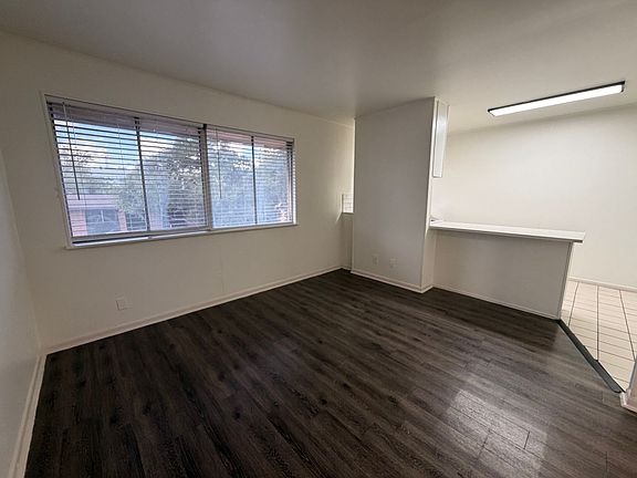 4th image of 3304 Red River St APT 201