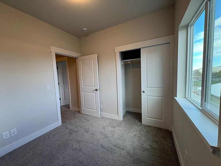 1075 Red Apple Rd #B6 — Photo 13