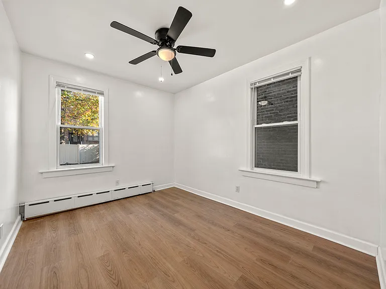 170 Cedar St #1 — Photo 10