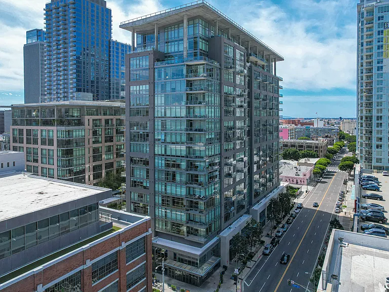 1100 S Hope St #805 — Photo 24