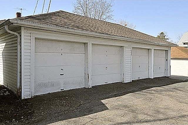 2nd image of 1969 Laurel Avenue
