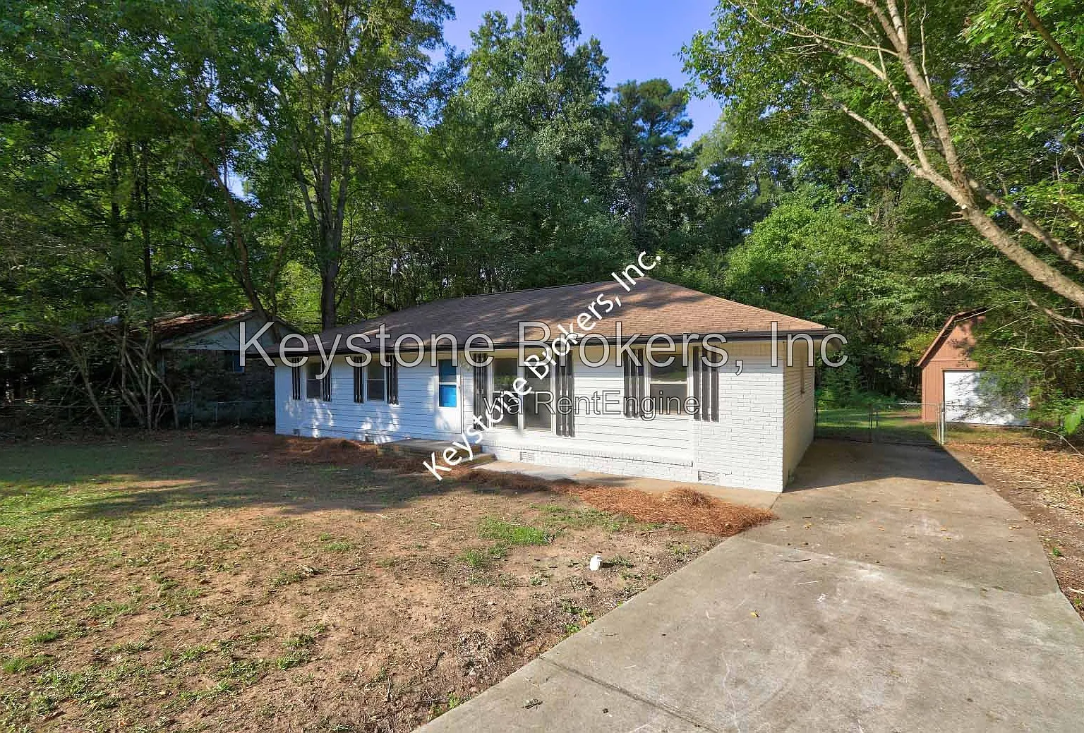 3 bed, 2.0 bath, 1352 sqft, $1,395 — Photo 2