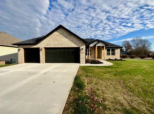 3931 W Rosebrier St, Springfield, MO 65807