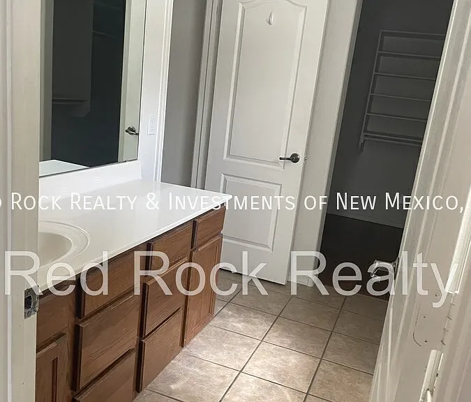 7204 Deer Canyon Ave NE — Photo 8