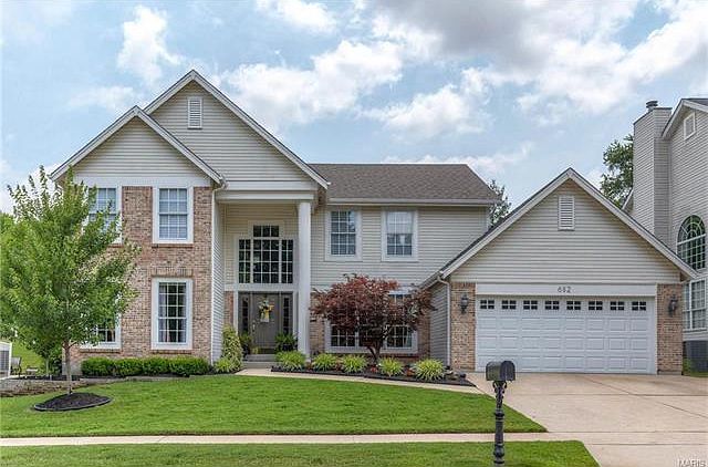 1st image of 682 Charleston Oaks Dr