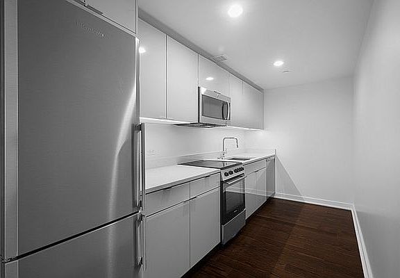 5th image of 400 W 113th St APT 726