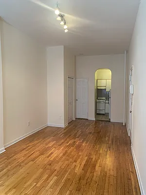 Rented by City Connections Realty | media 7