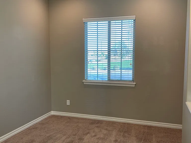 2543 E Penedes Dr — Photo 29