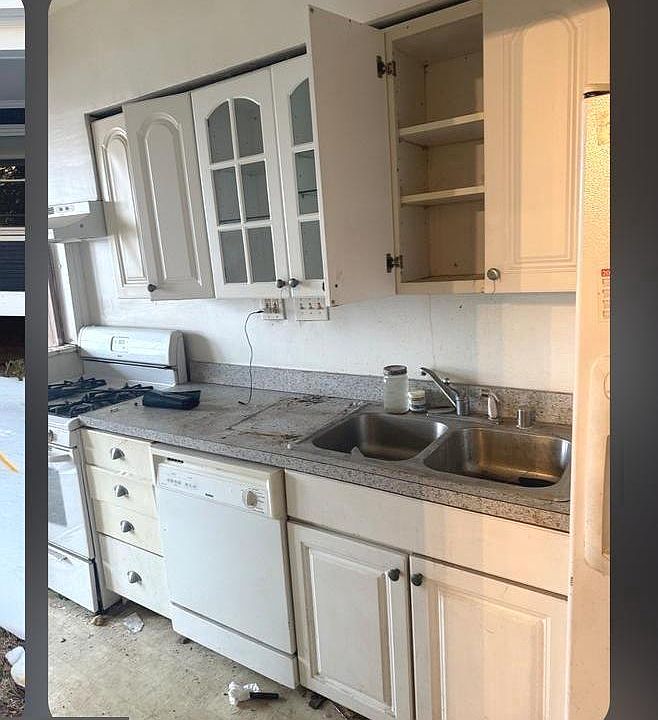 2nd image of 1277 Oates St NE