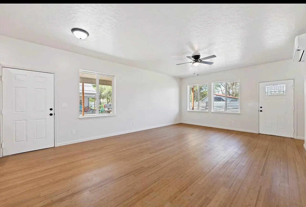 3 bed, 985 sqft, $1,650 — Photo 4
