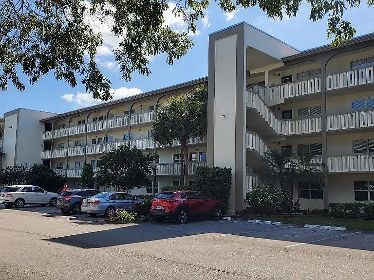 3401 Bimini Ln #H3 — Photo 1