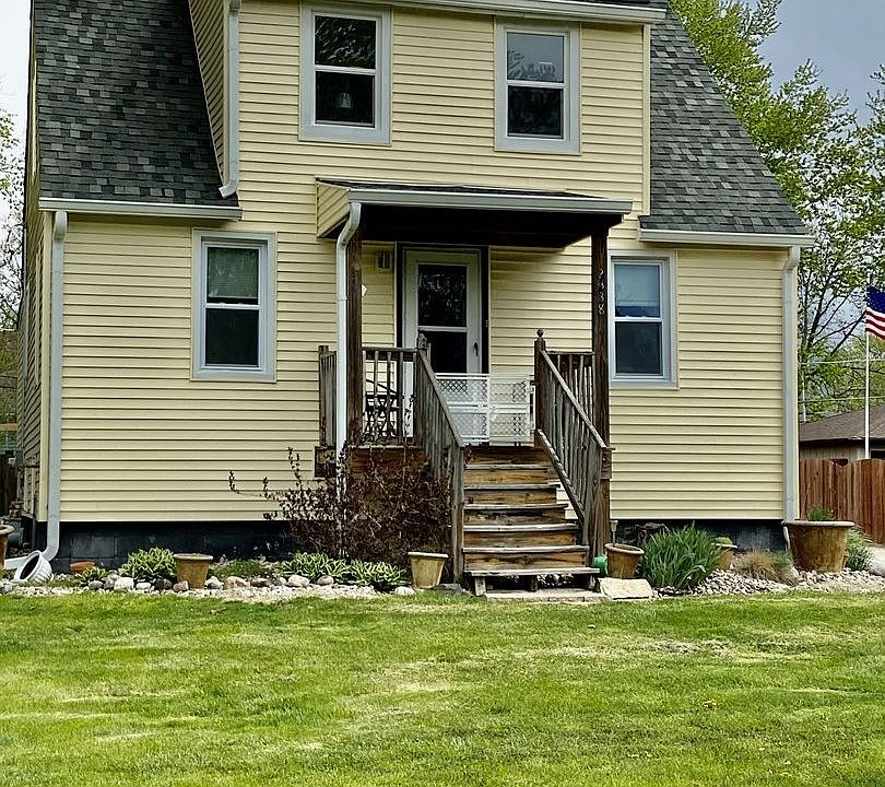 1st image of 2338 Sweetbriar St