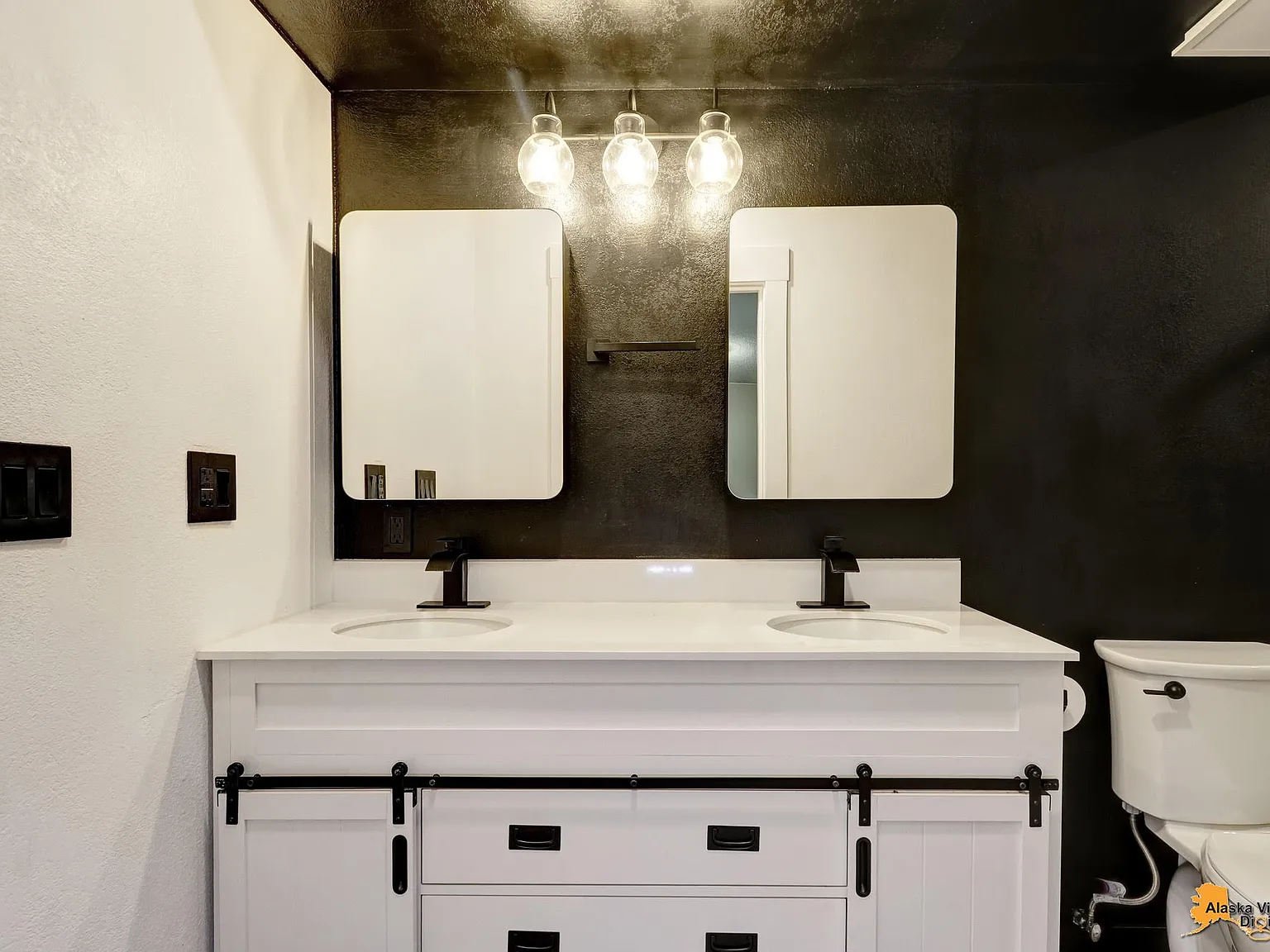 3 bed, 1600 sqft, $2,950 — Photo 3