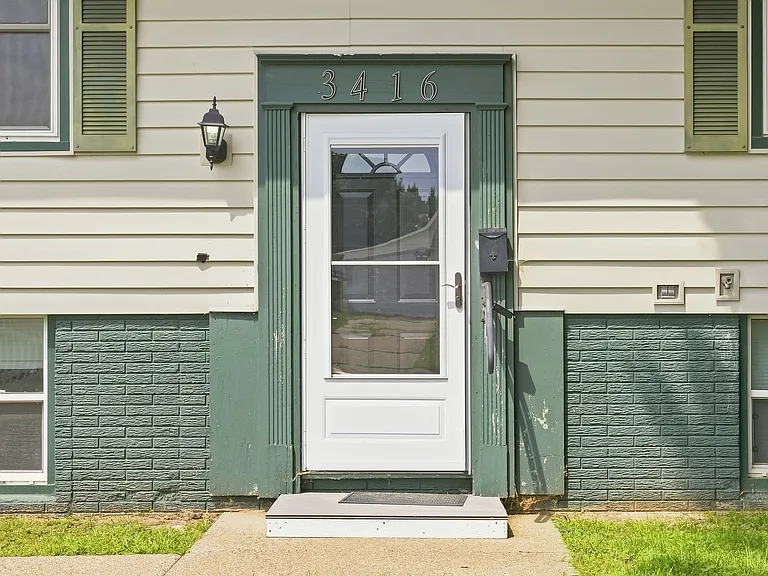 3416 W Columbia Ave — Photo 4