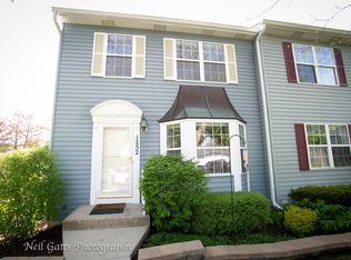 1252 Alexandria Ct, Geneva, IL 60134