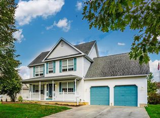 16 Clover Ridge Dr, Mickleton, NJ 08056