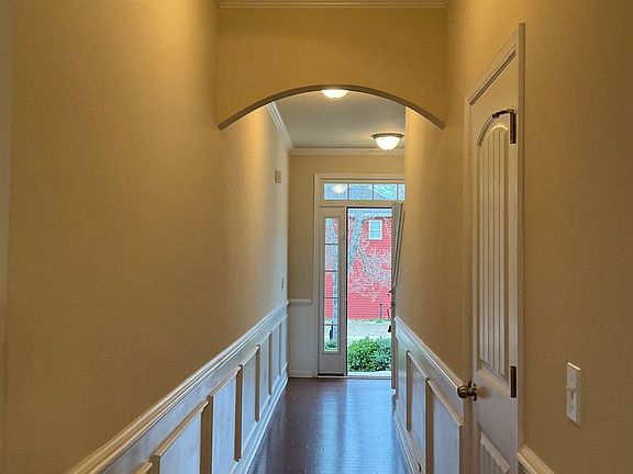 2nd image of 204 Ashmore Ln
