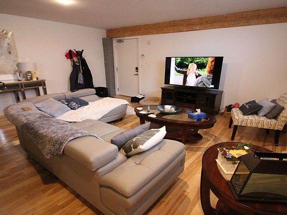 4th image of 37 Cumberland St S #103