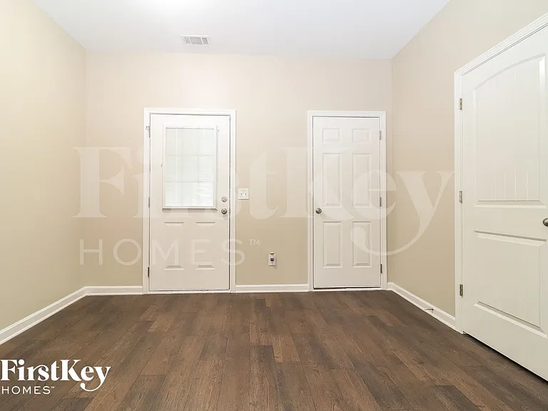 825 Stable View Loop — Photo 13