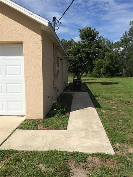 2nd image of 221 Glencove Dr