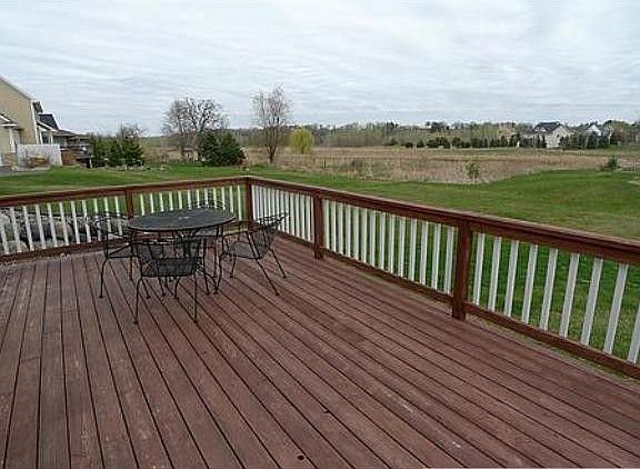 2nd image of 4415 Lily Ave N