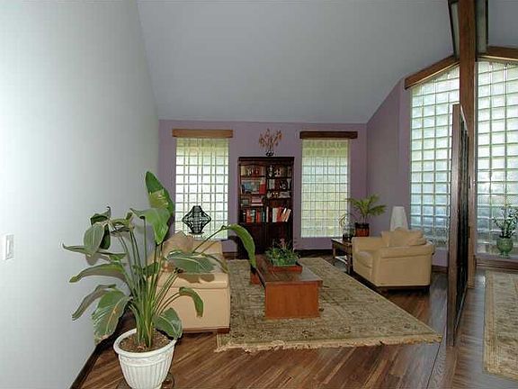 5th image of 1805 S Villa Dr