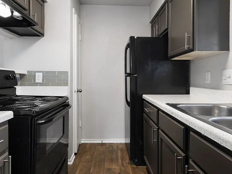 502 W Longspur Blvd — Photo 51