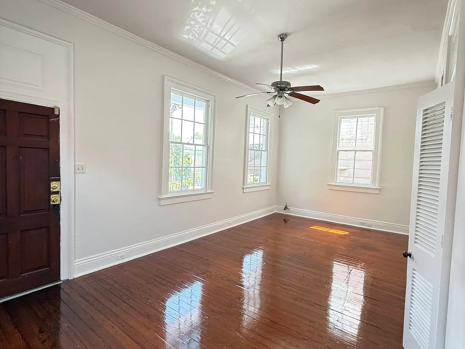 4018 Coliseum St — Photo 1
