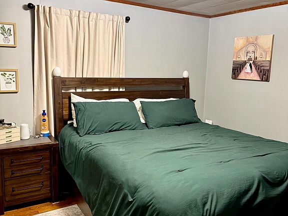 5th image of 402 Garden Ct