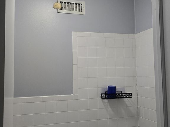 4th image of 22 Oyster Bay Rd APT H
