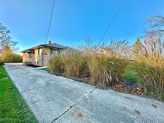 2nd image of 810 McKinley Ave