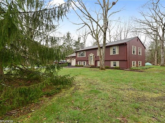 5th image of 60 Maplewood Dr