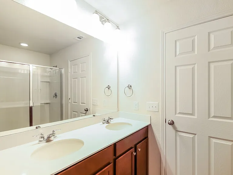 1449 Vernon Dr — Photo 11