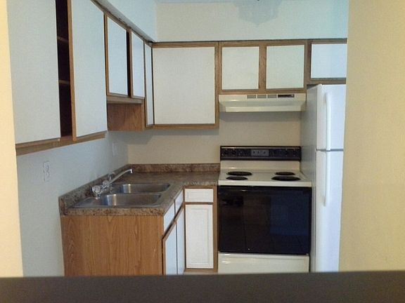 4th image of 502 Cherry Hill Dr APT A