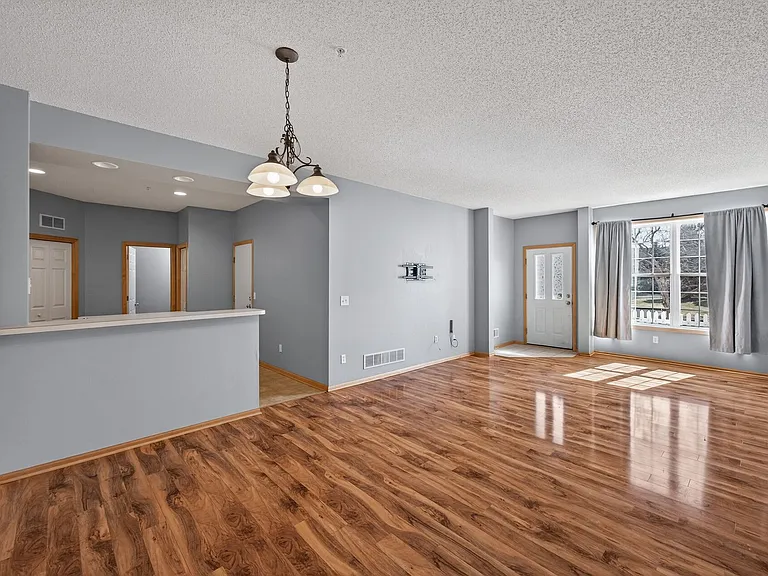 12210 Urbank St NE #B — Photo 23