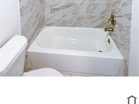 5th image of 6101 Hirsch Rd